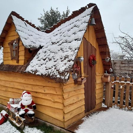 Cabane enchantée Carpentras Extérieur photo