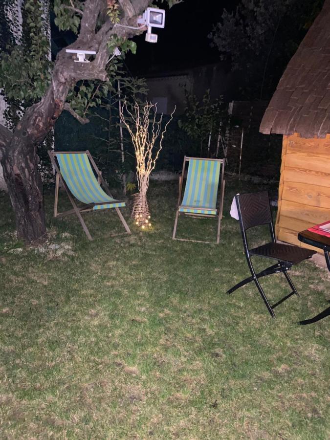 Cabane enchantée Carpentras Extérieur photo